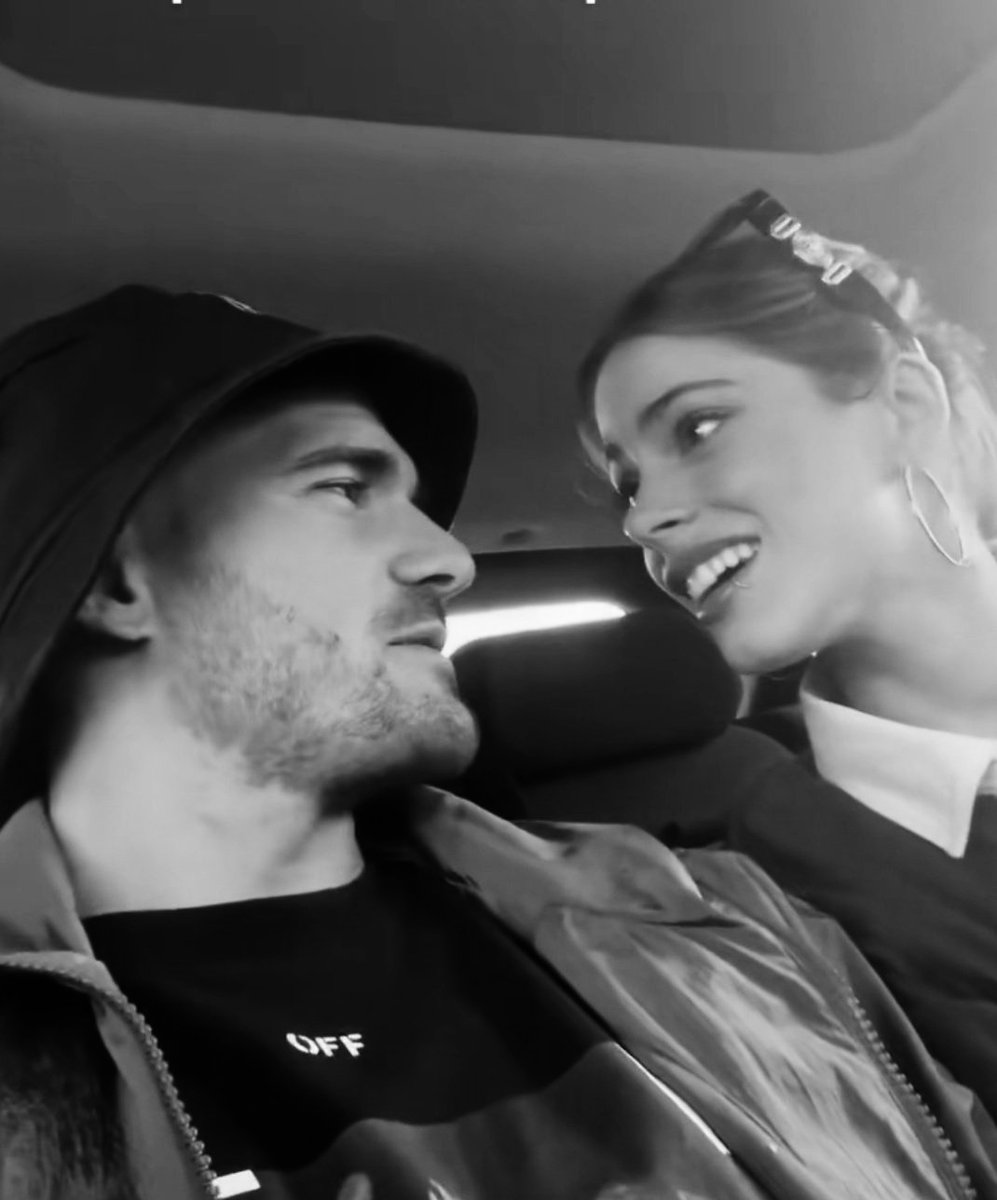 tinivsglow's tweet photo. hay cosas q NUNCA cambian,como por ejemplo los ojos de tini enamorada. https://t.co/d7HyctIeO5