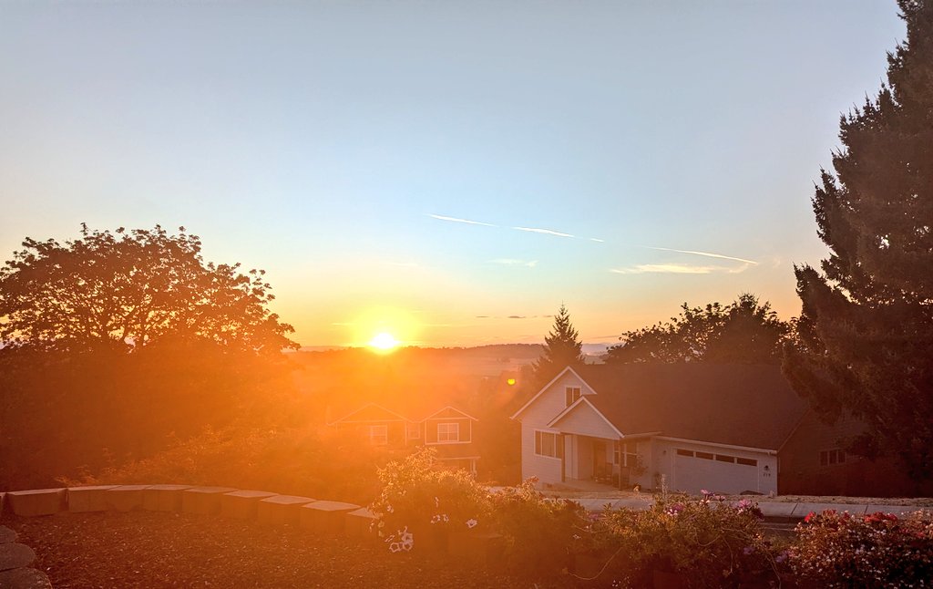 nickfshort's tweet image. Goodnight once more from beautiful rural #Oregon. It's been another wonderful day.
