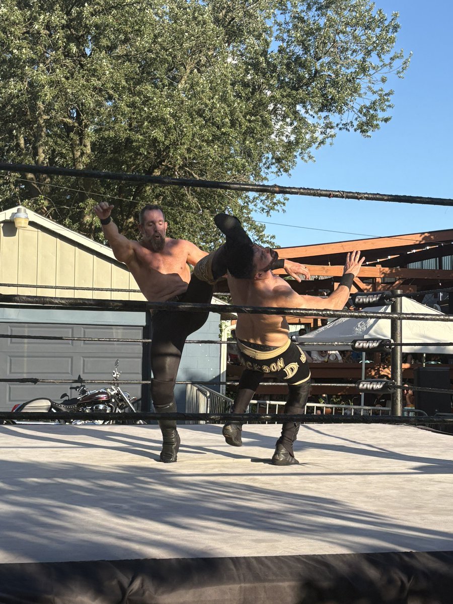 clintcarroll09's tweet image. Awesome @tonybgunn @ovwrestling