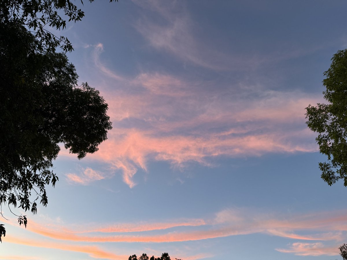 13579bcs's tweet photo. #sunset #sunsets #sky #cloud #clouds #cottoncandysky 

https://t.co/QQA6e5lzLd https://t.co/aYtY1hrA2G