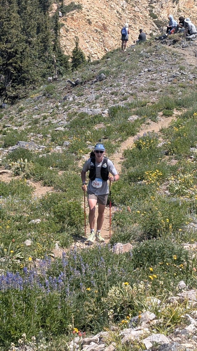 littlewillis1's tweet image. Proud moment today. Our oldest has a love for trail running. Totally different game than road running that I loved. He ran the Speedgoat 50K today at Snowbird. Never seen anything like it. 33 miles, more than 11k of elevation gain. Those runners today were unreal! @CragunPeyton