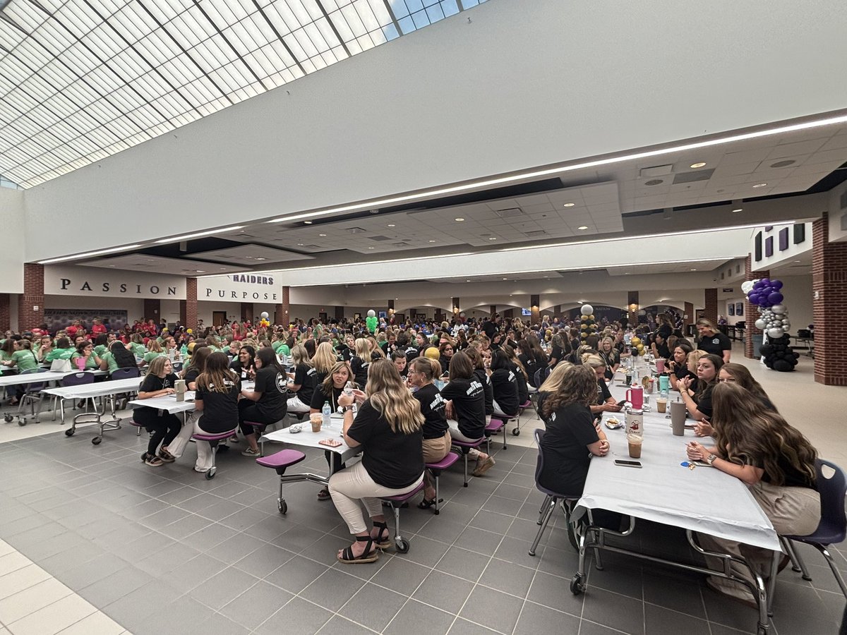 DrJoshLowe's tweet image. Great week as we welcomed back teachers throughout our district. I’m looking forward to a terrific year in Forsyth Co Schools! #FCSNEO #focusonthegoodinlife