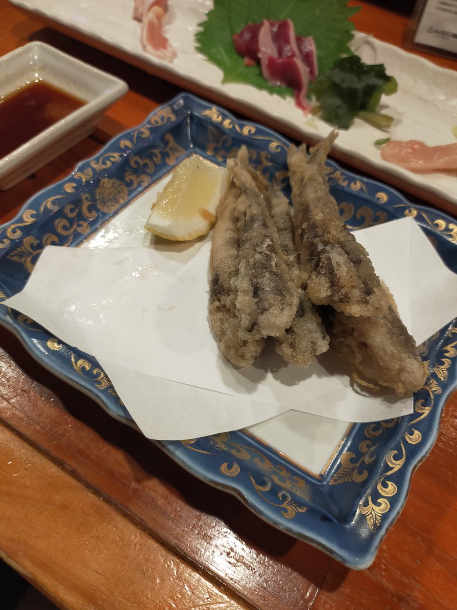 Choro0164's tweet image. 昨日の行動。

えれこっちゃ宮崎参戦。（ビールと焼酎、地鶏をたしなむ）

帰りに「みうら」という居酒屋に立ち寄る。（さらに焼酎を流し込んで、鳥刺しなどをたしなむ）

ここ最近酒量を減らしているので、ノックダウンされ、自宅で泥のように眠る。

今に至る。

無事に生きて帰られて良かった。…