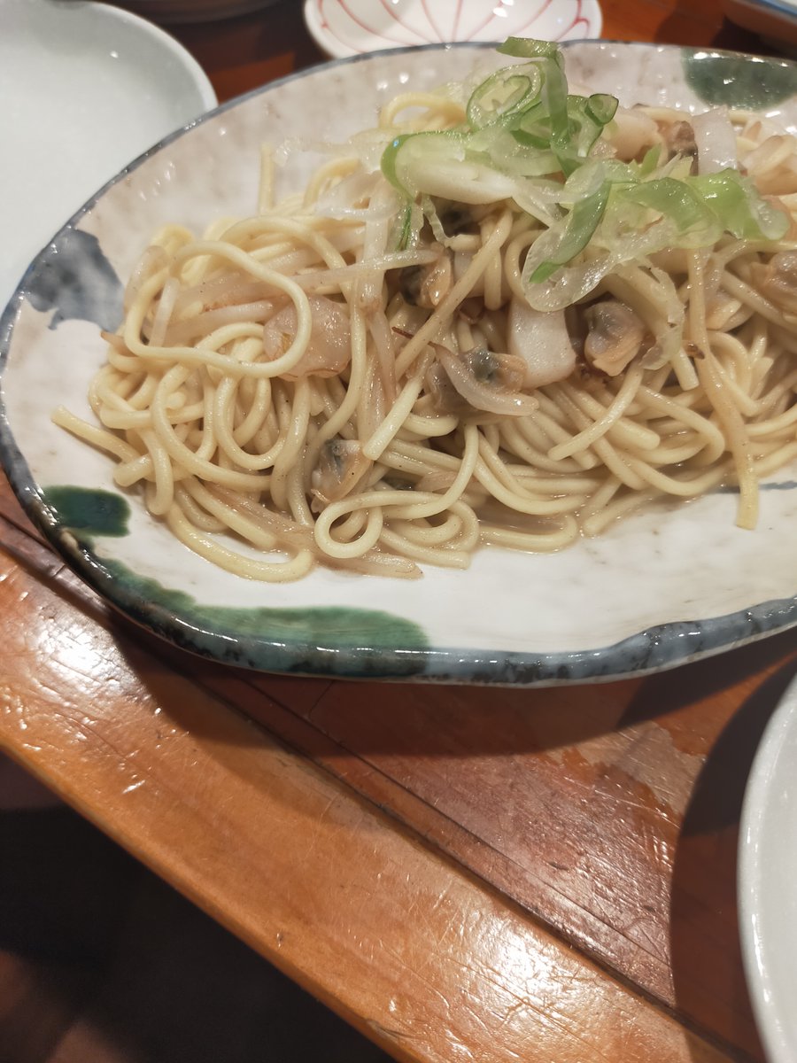 Choro0164's tweet image. 昨日の行動。

えれこっちゃ宮崎参戦。（ビールと焼酎、地鶏をたしなむ）

帰りに「みうら」という居酒屋に立ち寄る。（さらに焼酎を流し込んで、鳥刺しなどをたしなむ）

ここ最近酒量を減らしているので、ノックダウンされ、自宅で泥のように眠る。

今に至る。

無事に生きて帰られて良かった。…
