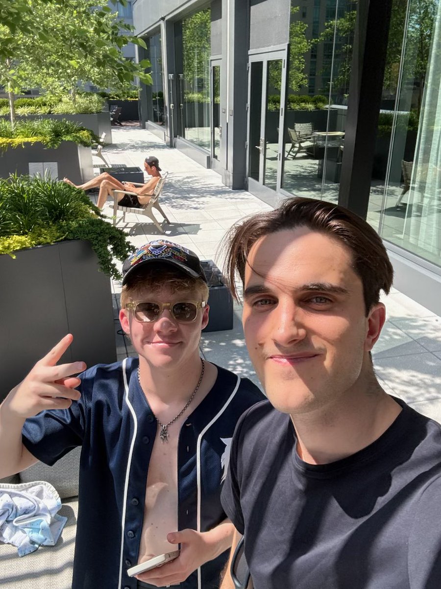 logannross's tweet image. Iโm not broke, Iโm just low on fiat ๐