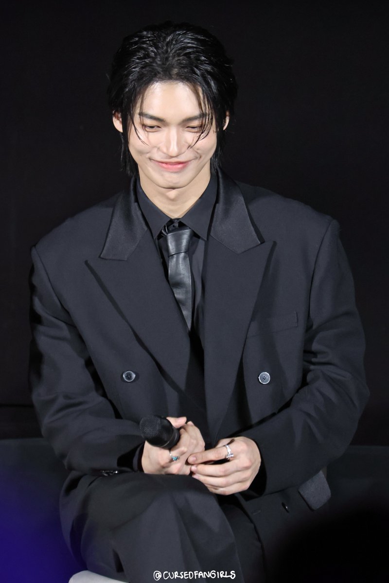 CURSEDFANGIRLS's tweet image. 🤏🏻🤏🏻🤏🏻

#EnigmaBlackStageEP1 #winmetawin
