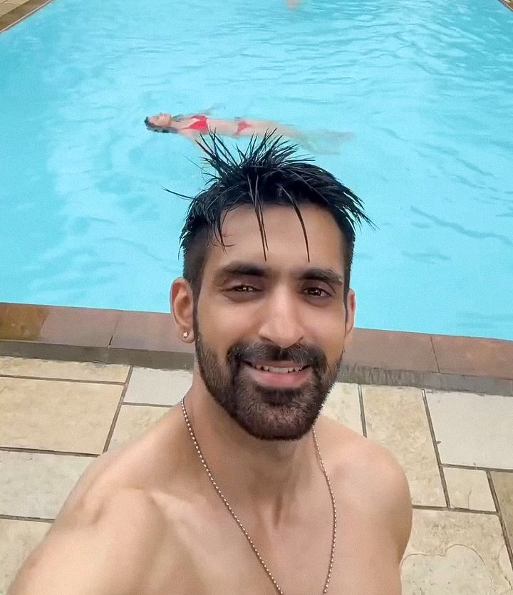 good morning to us, and only us! 😭💕🧿

#SritiJha #ArjitTaneja #SriJit #AmVira #KaiseMujheTumMilGaye #KMTMG