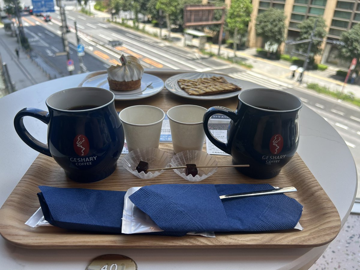 tomorrow298's tweet image. 新潟帰る前に日比谷でゲイシャコーヒー

1杯1500円超えるコーヒーw
値段に見合ったお味でございました。