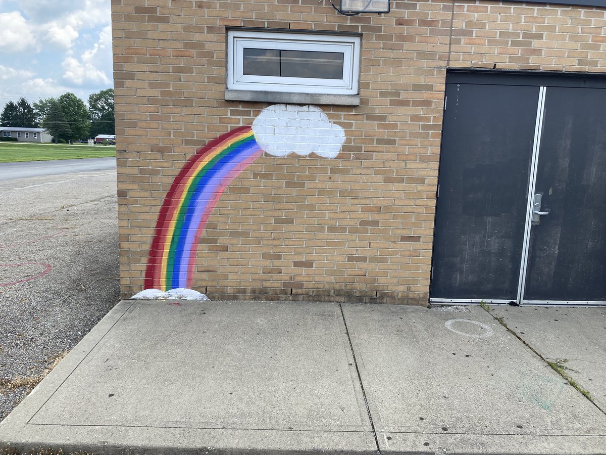 40Moody's tweet photo. Well I was at @WatkinsMiddle to get photos of the #classof89 mural for the possible last time. Anyone is welcome to stop by and grab a picture before the school is demolished. I plan on filming a video this morning early discussing the potential for the wall coming down. https://t.co/ajVRGoOFUA