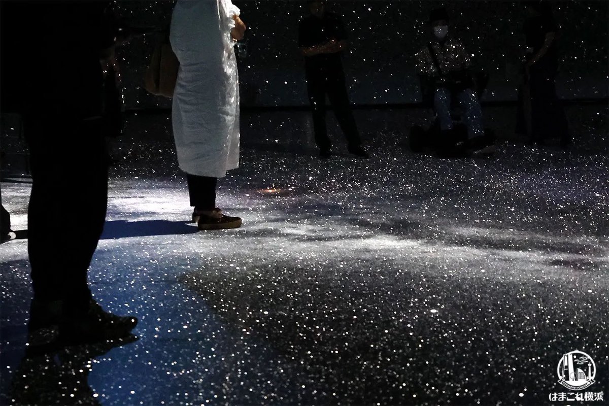 hamakoreykhm's tweet image. 横浜赤レンガ倉庫でアートプラネタリウム「星とたたずむ」歩いて眺めて包まれる幻想的体験！ hamakore.yokohama/art-planetariu… ≫