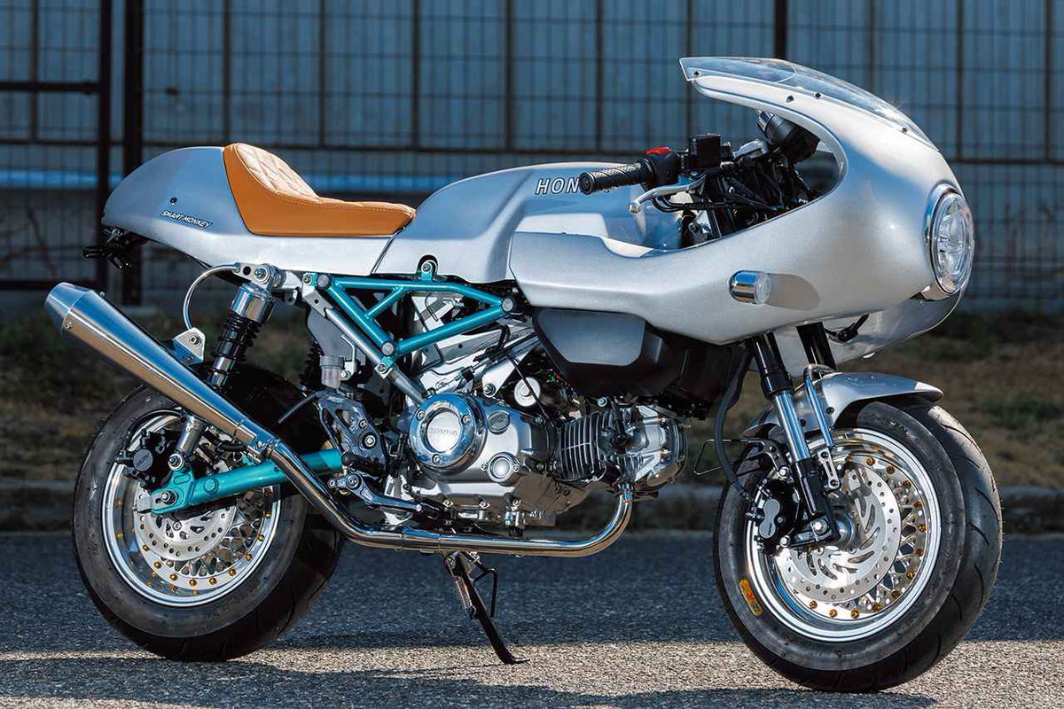 PutiMotor's tweet image. ホンダ モンキー125を、静岡県「GT-アクセル」がカスタマイズ❗️
2006年にドゥカティから世界2000台限定で登場したポールスマート1000LEを見事に再現した、その名もスマートモンキー。
完成車の価格はカスタム費用も含めて128万円。
autoby.jp/_ct/17767050