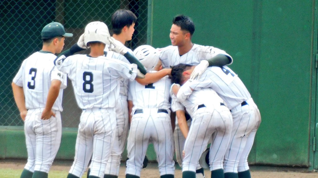 koukouyakyuFC's tweet image. 甲子園で昌平ナインをみたかった
最後まで笑顔で叡明を讃える櫻井ユウヤ主将 立派です
埼玉で野球をしてくれて ありがとうございました