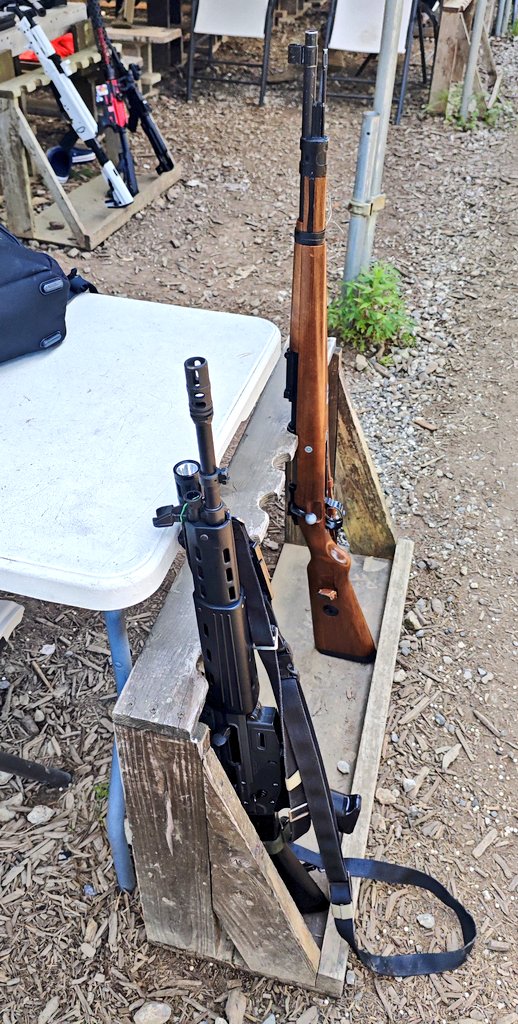 pojite_kikaku's tweet image. こだわりの愛銃たちが沢山！
…(89式めちゃくちゃ多いな？)
 #ミク廃サバゲー部