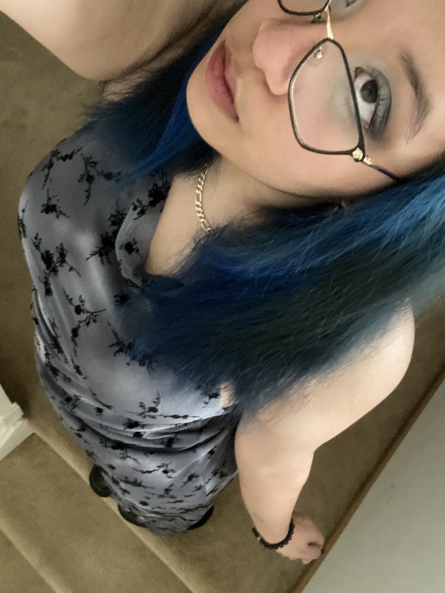 butchjoshdun's tweet image. cosplayed as a girl today 🧟