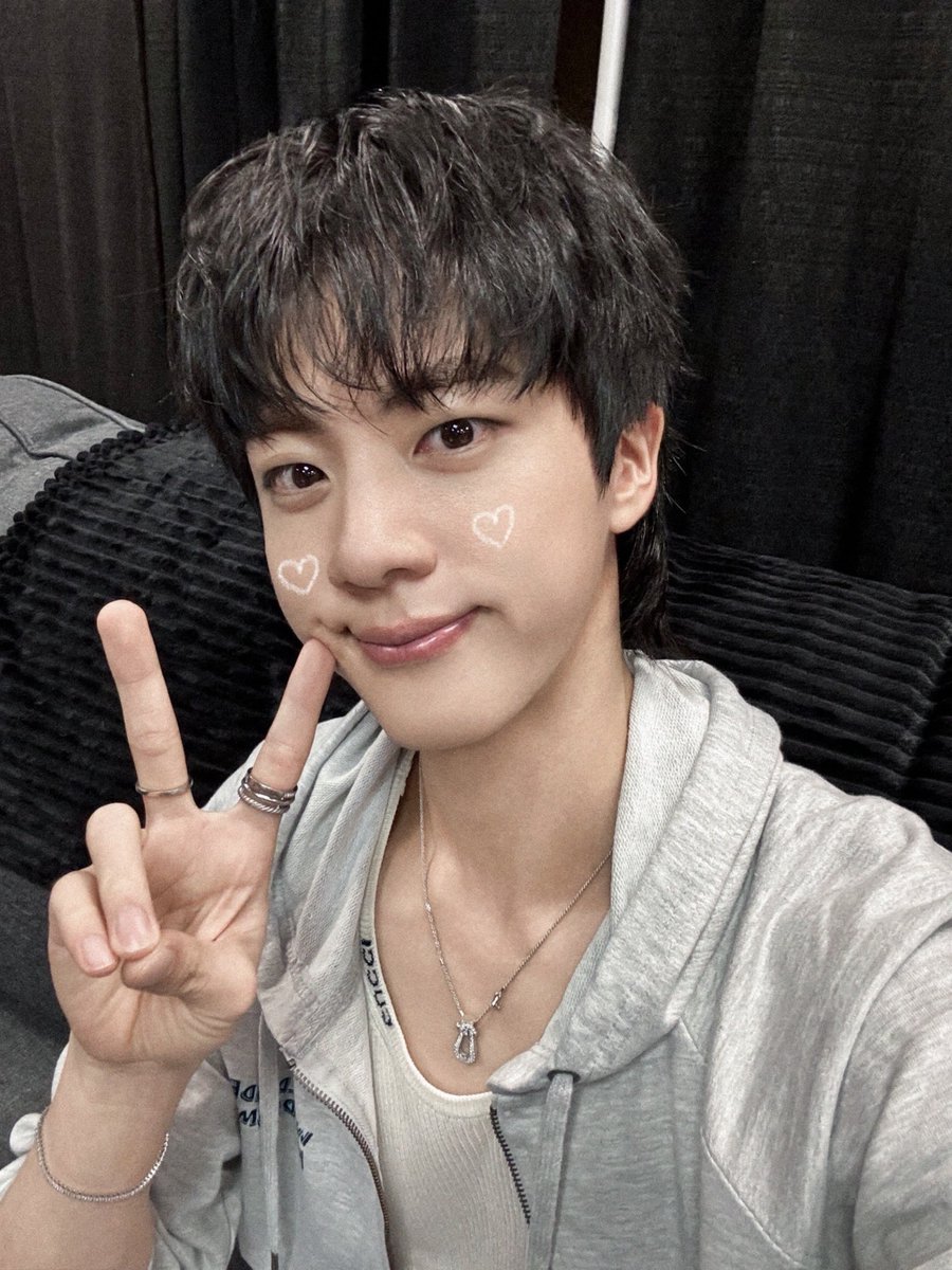 syafiphany_'s tweet image. SEOKJINNIE β’α΄β’ jin :3 JINNIE!!!!!!!! nini ;D &lt;33 SEOKJIN??!???? μ§λ :33 JIN α΅ α΅ α΅ jinnie!!!!!Β‘.!!! ichinnie :3 kochinnie β’α΄β’ seokjinnie?Β‘?Β‘?Β‘ kim seokjin β‘β‘ NINIPIE &lt;33 baby milk candy β’α΄β’