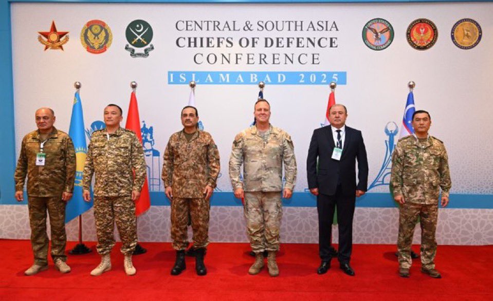 TelegraphPak's tweet image. #ISPR

Pakistan hosted the Regional Chiefs of Defence Staff Conference today in Islamabad, convening senior military leadership from the United States of America, Kazakhstan, Kyrgyzstan, Tajikistan and Uzbekistan. 

This landmark multilateral engagement marked a significant…