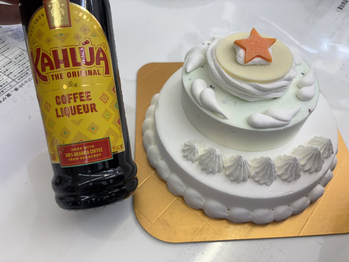 t_game_daisuki's tweet image. FF14TTRPGやるぞ！！！！これは発売記念パーティのケーキ🎂