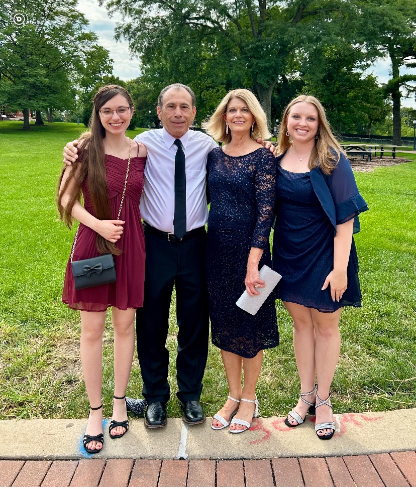 MJPiazza2's tweet image. We had a great time at my cousin’s wedding today! I think everyone needs to have a glass and a half of wine at their cousin’s wedding and absolutely cut loose on the dance floor, at least once in their lives