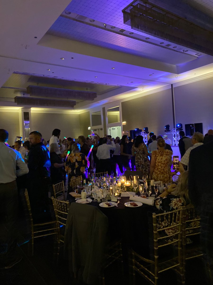 MJPiazza2's tweet image. We had a great time at my cousin’s wedding today! I think everyone needs to have a glass and a half of wine at their cousin’s wedding and absolutely cut loose on the dance floor, at least once in their lives