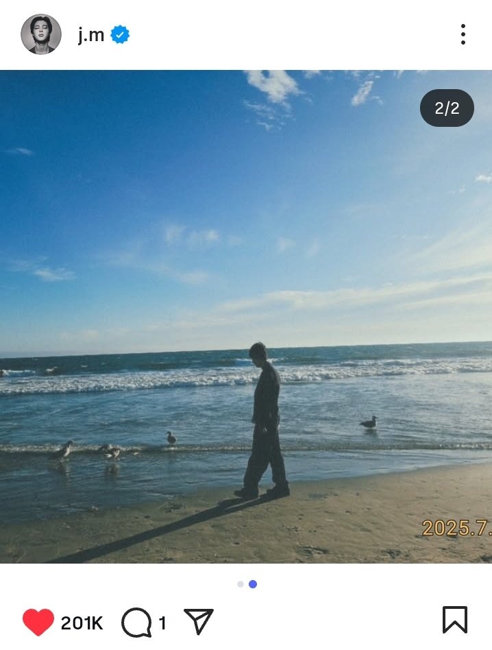 JIMIN ON INSTAGRAM

He loves the beach so much 🥹

JIMIN CAME HOME