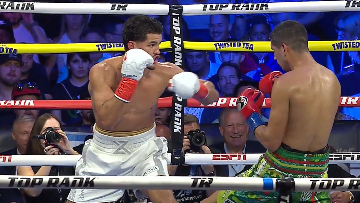 POWCASTSPORTS's tweet image. Xander Zayas outpoints Jorge Garcia to claim the vacant WBO Junior Middleweight title.
#powcast #boxing
-admin win