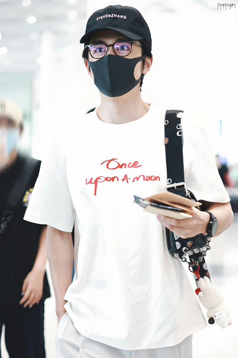 xiaoxin095's tweet image. Xincheng flying to Xining to attend the First Film Festival tomorrow for his short film Hymn of the Future.
cr. Starbright_张新成·0824
#ZhangXincheng #张新成