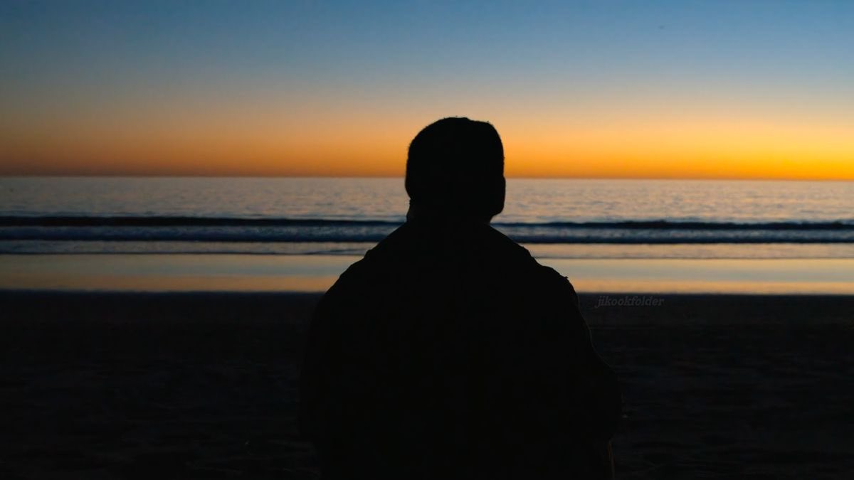 librafolders's tweet image. jimin by the sea