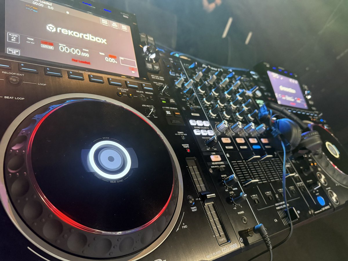 本日この後はこちら！
#電音部 #オキパリ
OKINI⭐︎PARTY’S㊗️2周年ライブ
心斎橋ANIMA

昼公演「13:30〜」
夜公演「17:15〜」

両公演ともに上記オープン時間からDJ始まってるので盛り上がってな‼️
全く違うDJセットやからお見逃しなく✨