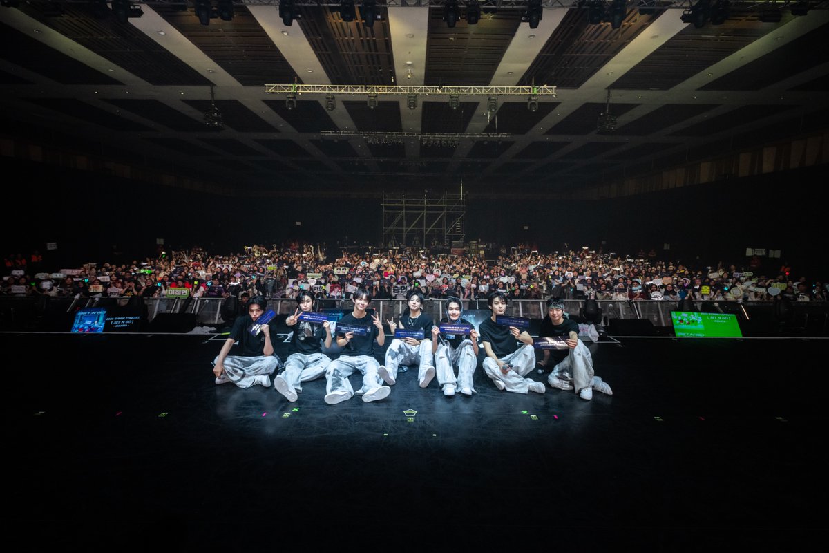 friedrice_live's tweet photo. 🇮🇩 𝗝𝗔𝗞𝗔𝗥𝗧𝗔, 𝗧𝗛𝗔𝗡𝗞 𝗬𝗢𝗨 𝗙𝗢𝗥 𝗧𝗛𝗘 𝗠𝗔𝗚𝗜𝗖! ✨💙

𝟮𝟬𝟮𝟱 𝗘𝗩𝗡𝗡𝗘 𝗖𝗢𝗡𝗖𝗘𝗥𝗧 ‘𝗦𝗘𝗧 𝗡 𝗚𝗢’ 𝗝𝗔𝗞𝗔𝗥𝗧𝗔 was an explosion of music, cheers, and pure joy!

You truly made it legendary, ENNVEs! 🔥📸

#EVNNE #이븐 #2025EVNNECONCERT #SET_N_GO_TOUR #SET_N_GO_JKT #FriedRiceEnt