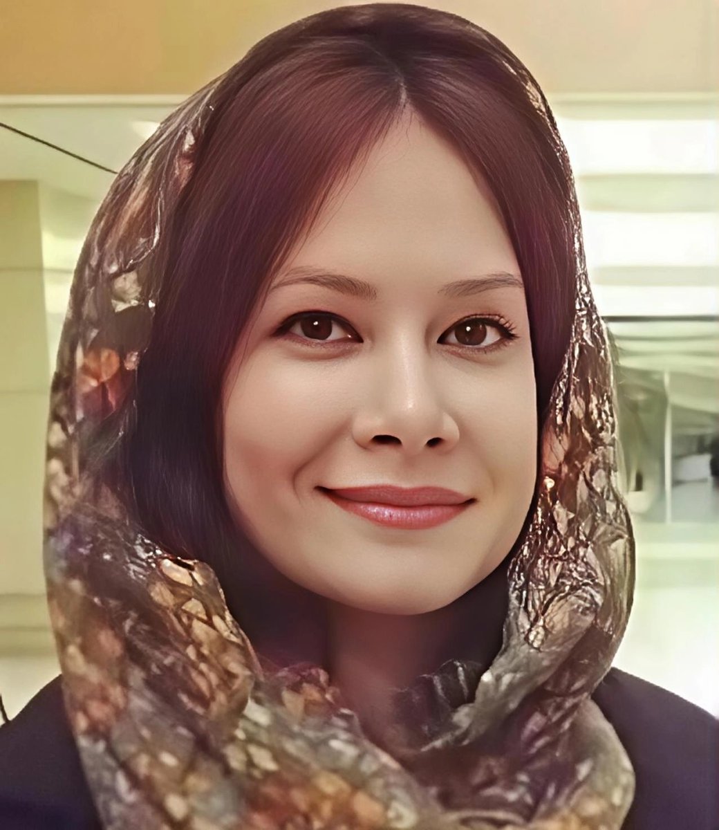 Iranian critical documentarian Mina Mashhadi Mehdi was arrested by #IRGCterrorists last Tuesday. Her whereabouts and condition are unknown for 4 days. Her family has no info. Her life is in danger. Be her voice. #WomanLifeFreedom #FreeMinaMashhadiMehdi