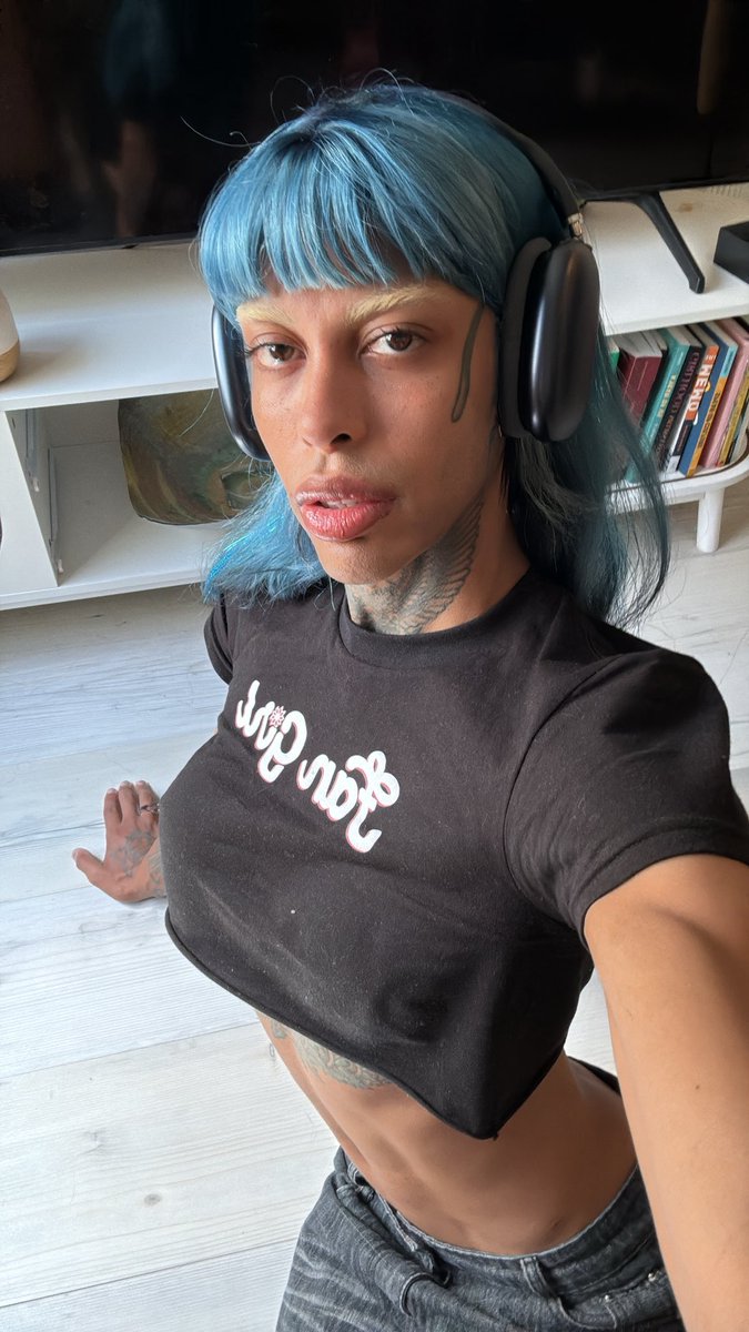 alluringskull's tweet image. Woke up serving puss and popped a Seroquel. Never kill yourself