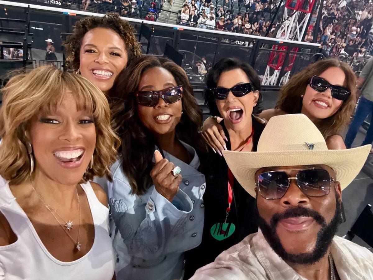 Pop Base (@popbase) on Twitter photo Oprah, Gayle King, Kris Jenner, Khloรฉ Kardashian and Tyler Perry at Beyoncรฉโs Cowboy Carter tour in Las Vegas tonight. Oprah, Gayle King, Kris Jenner, Khloรฉ Kardashian and Tyler Perry at Beyoncรฉโs Cowboy Carter tour in Las Vegas tonight.