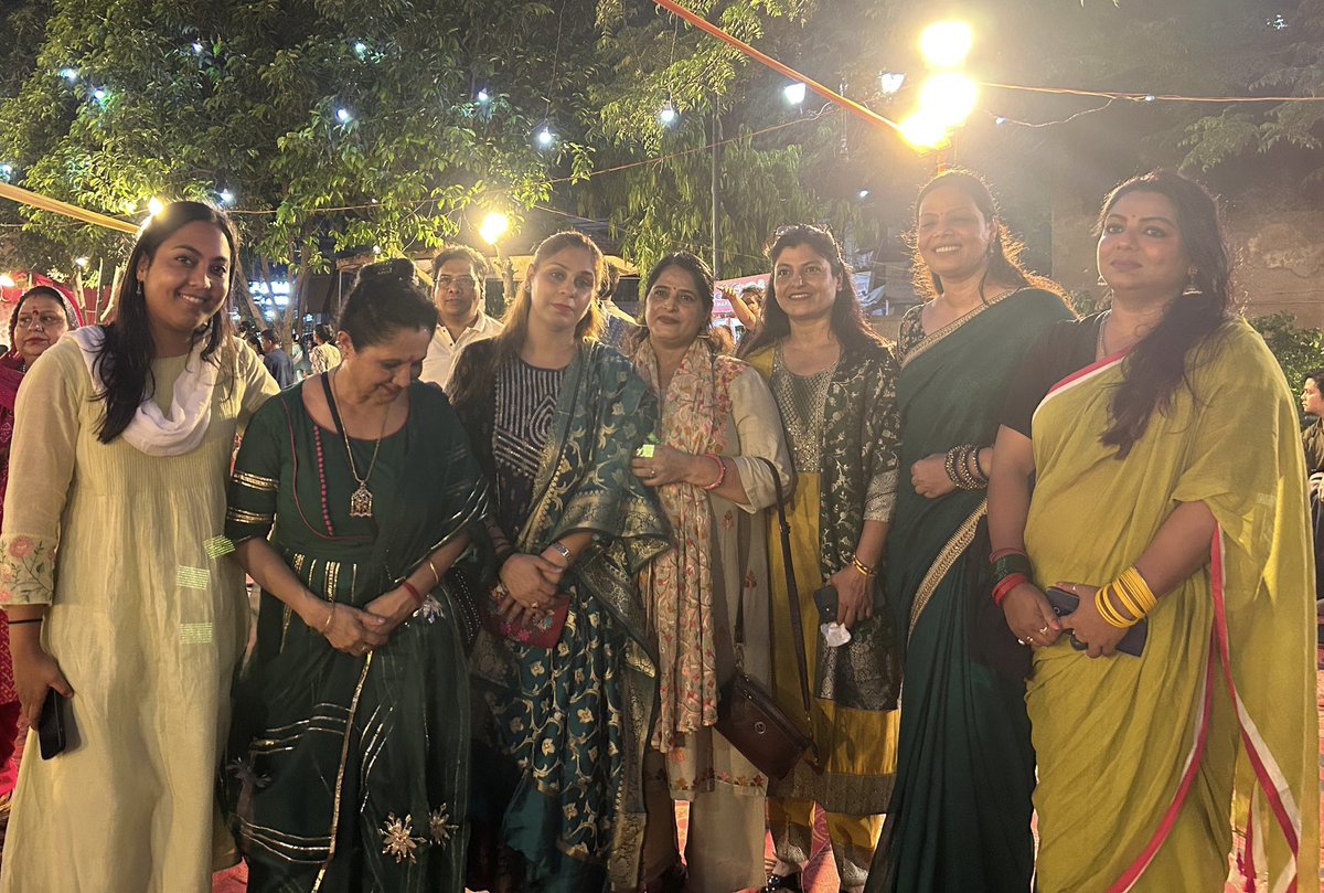 Eeshna_Gupta's tweet image. हरियाली तीज महोत्सव 2025 🪴

📍ग्रेटर कैलाश विधानसभा 

हरियाली तीज के शुभ अवसर पर प्रदेश अध्यक्ष @Saurabh_MLAgk जी, पार्षद @ashuthakuraap जी के नेतृत्व में भव्य कार्यक्रम आयोजित किया गया।