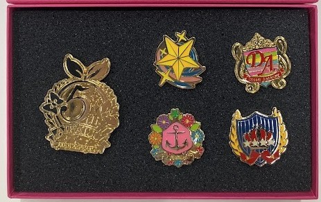 アイカツ　ピンバッジセット Aikatsu! 5周年記念ピンバッジセット』入荷しました❣️ 5周年ロゴと