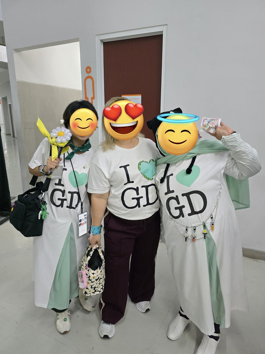 Kristine_GD's tweet image. Thank you, Jakarta and VIPs/FAMs! After Manila, Übermensch in JKT is most fun I had! The vibes from indo fans made GD very relaxed and playful with audience, organic moments like bird and neon girl, GREAT and caring organizers and concert - thank you from this PH visitor 🙏❤️