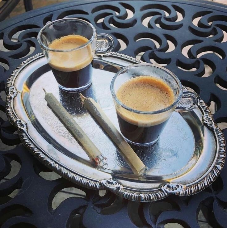 thisisfeely's tweet image. Wake and Bake💨