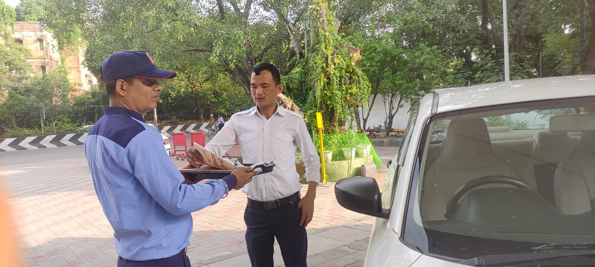 SSpanchshila's tweet image. Sundays at Panchshila come wrapped in comfort - a fresh newspaper, warm smiles, and little treats that make mornings better. 🌤️🗞️
A perfect pause before the week begins.
#SundayScenes #WeekendVibes #ProjectAbhyuday

@HPCL @hardik_HPCL @hpcl_retail @BanaySingh07 @Rg03Goel