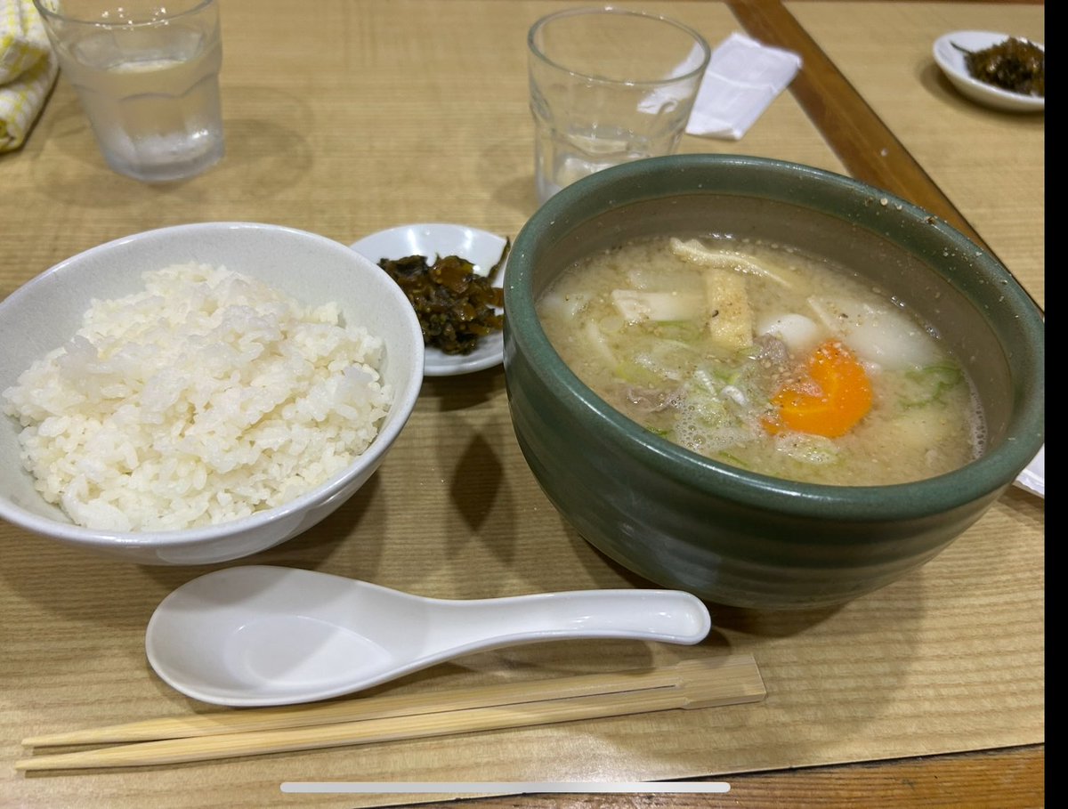 何回も来てるけど店空いてなかったりしてついに今日食べれたよ🥺
最後に食べてから7年間ぐらい経ったかな
ここが1番うまい
まじで感動してる懐かしい😭