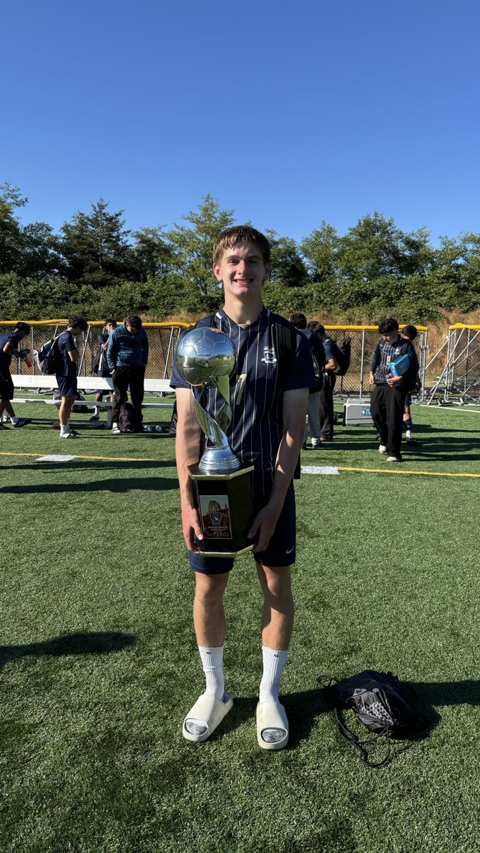 AndySnacks's tweet image. Bringing some hardware back from the beach! @Jonah_Lass5 @WestAlbanyHS