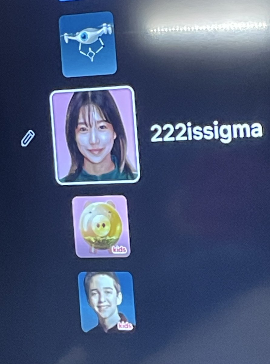 M3ATBALLSUBB's tweet image. Who forgot to sign out of their Netflix account at this hotel bro