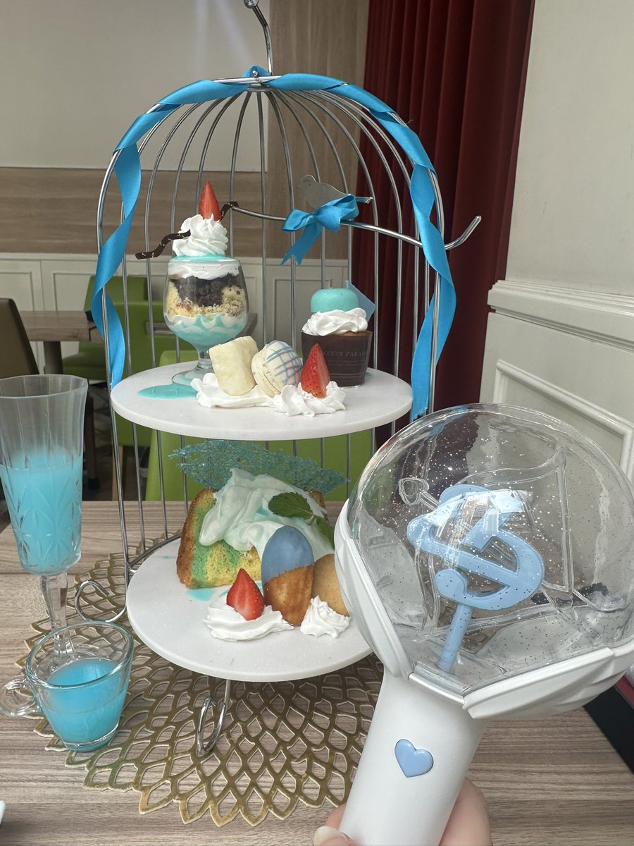 ファンミ前にアフタヌーンティー💙
6年ぶりのボゴム오빠ㅠㅠ