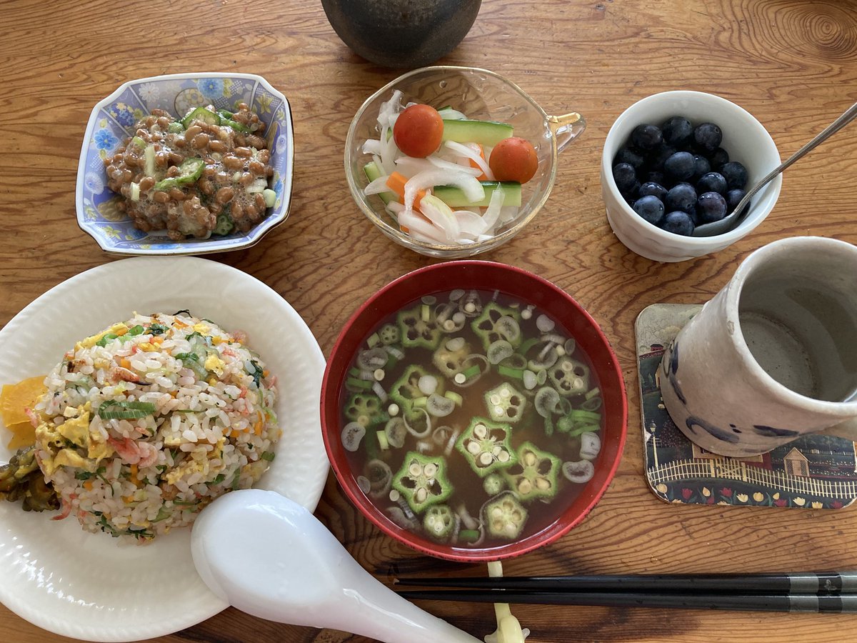 mikittyocarina's tweet image. お昼。干し海老、卵、ネギ、オクラ、人参、大葉の炒飯。昨夜から、干し海老に🦐ハマった。
午前中、練習した。
午後は、フライヤー撒きへ🚗
夜は、みると式ocarina認定試験勉強📚
これが、ベストかな🤔