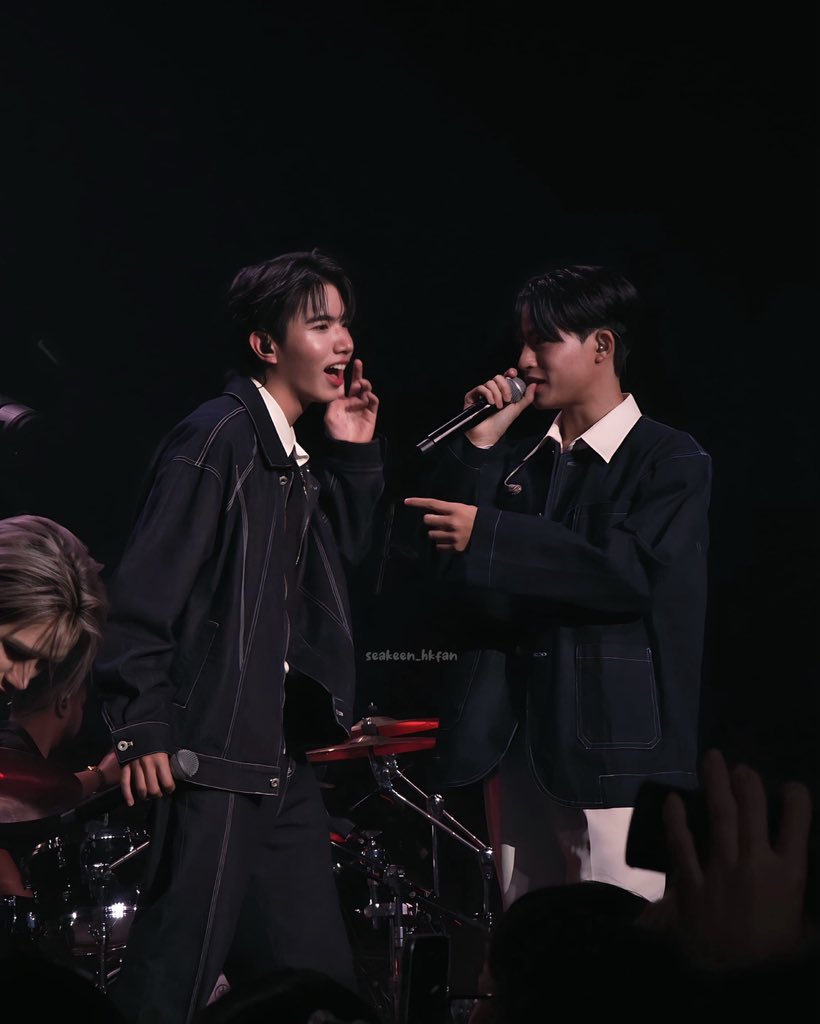 Sandeekha4's tweet image. คิดว่าคีนขอจุ๊บอยู่

#keenkeno #barcodetin 
#GMMTVMUSICONXJAPANDAY1
#GMMTVMUSICONXJAPAN2025