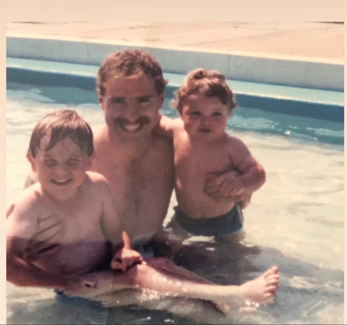 danielsjourney1's tweet image. Good morning everyone ❤️
Merry Sunday.
I&apos;m just having a moment reflecting because today marks 11 years since the loss of my Dad to #ungcancer at 55.
His prognosis was the reason I spiralled into a very dark, scary place &amp;amp; the reason I do what I do now.
I&apos;ve been to some horrible…