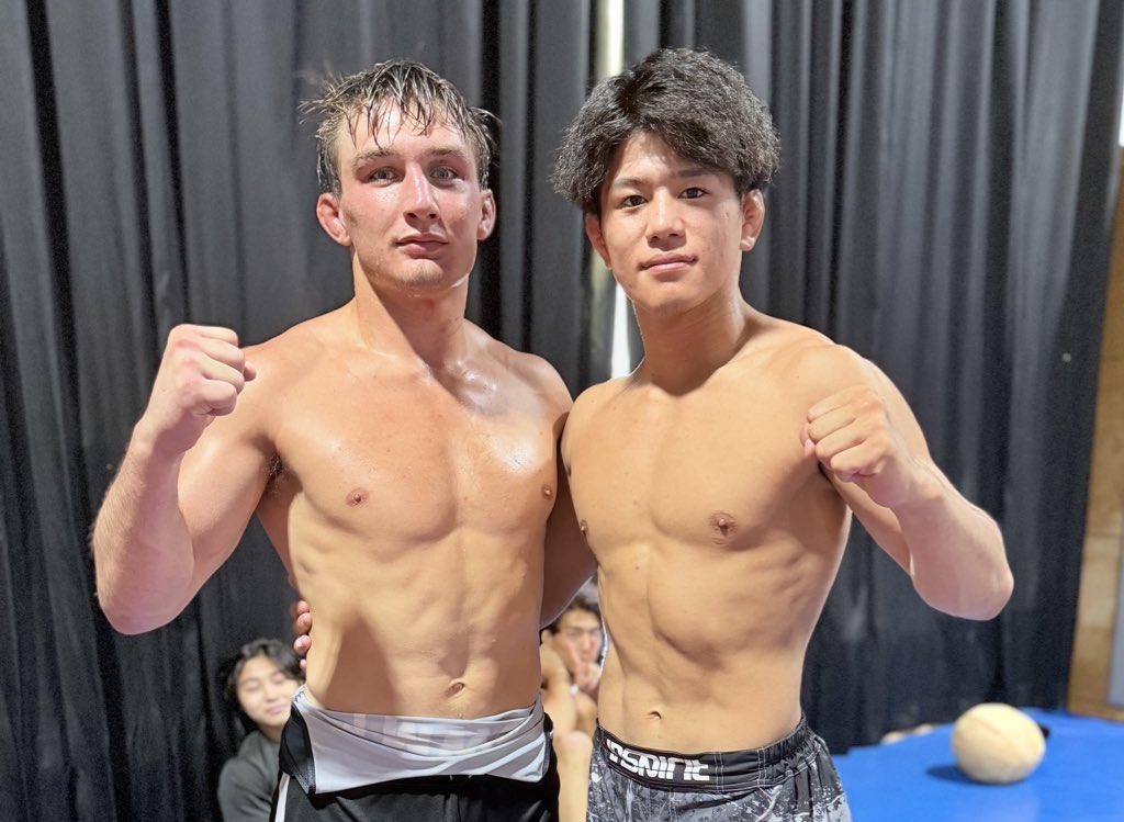 southeastrtc's tweet image. The Hitman takes to Japan 🇯🇵
Our guy getting in work with Kotaro Kiyooka and Kota Takahashi at the legendary NSSU! Thank you to our great friend Toshi-san for making it happen 🙏
#ALLINALLTHETIME #Hokies 🦃