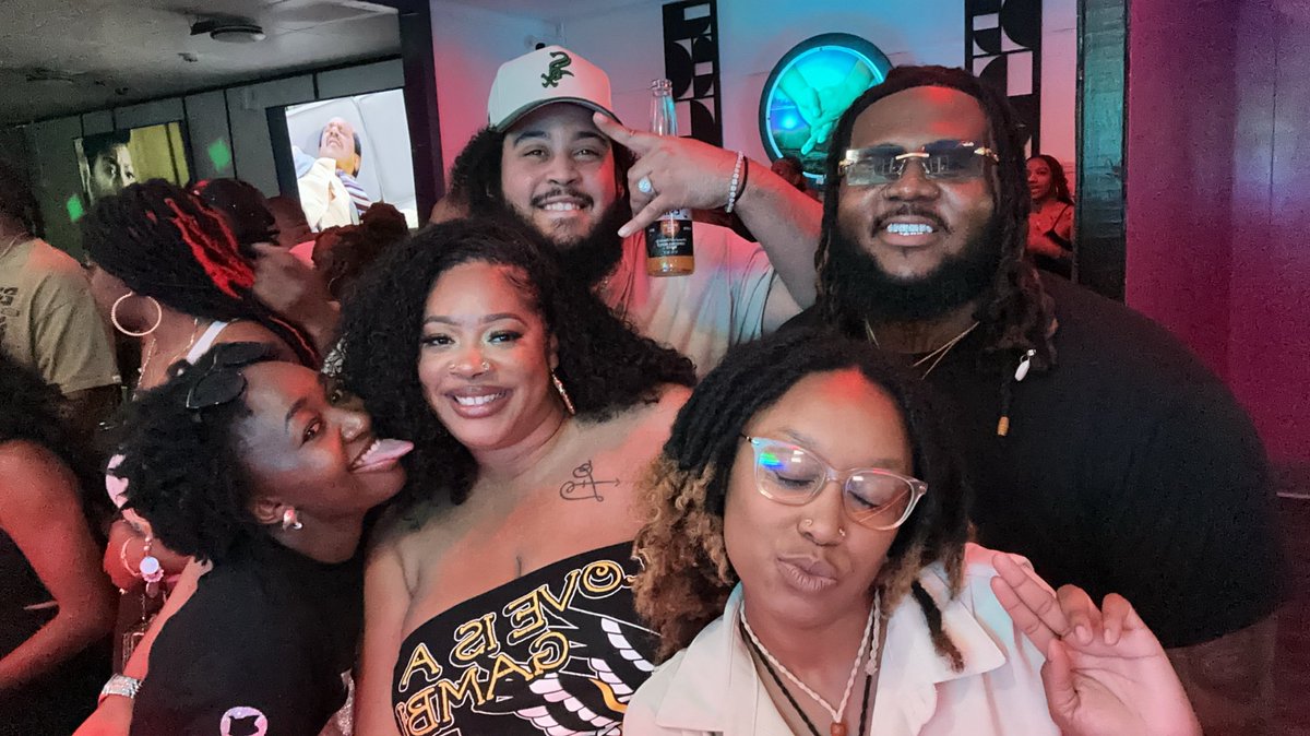 BigYellaBtch's tweet image. #framily