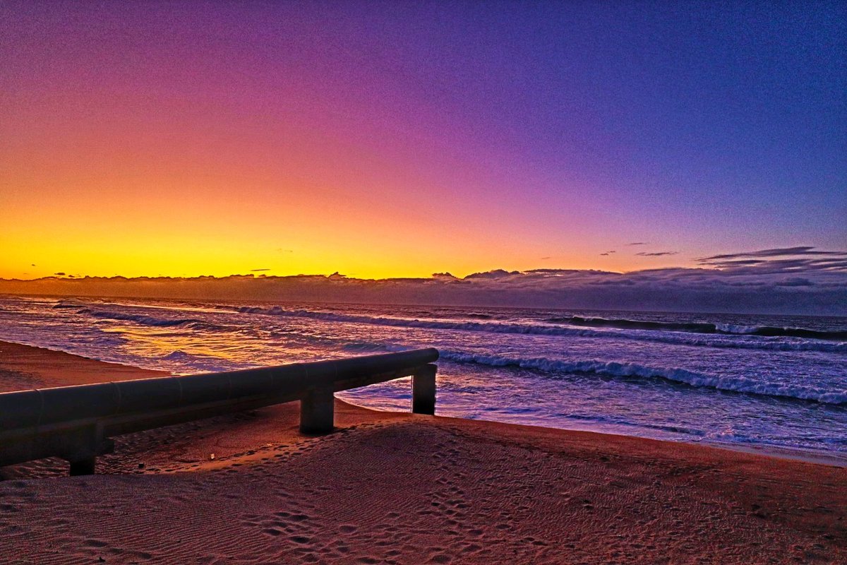 <a href="/TrafficSA/">TrafficSA</a> Durban nippy today, strongs sw wind later, possible showers in pm.