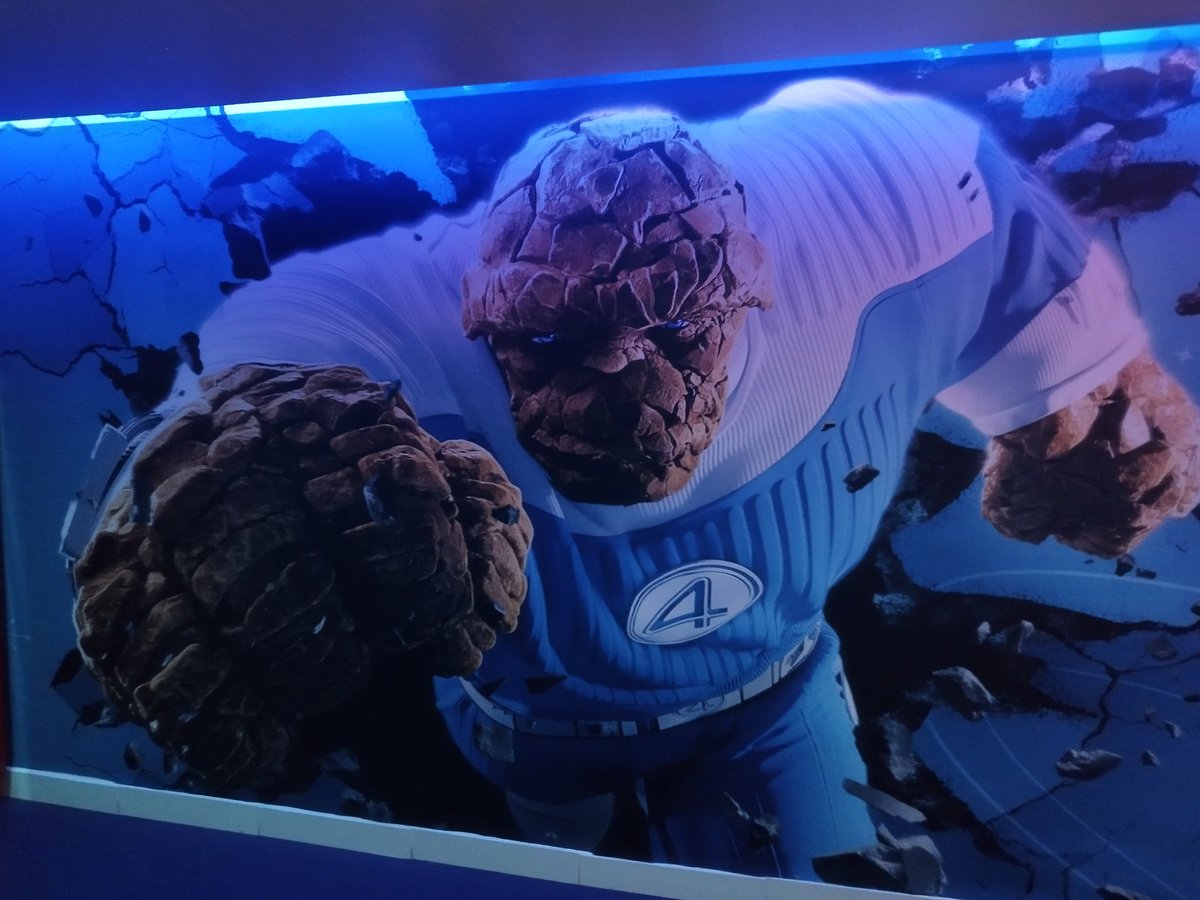 macs1227's tweet image. Vista #FantasticFour y que puedo decirles , una bella estética , una mole muy genial , una antorcha humana excelente , una mujer invisible fabulosa y un mr fantastic correcto .
Soy fan de esta versión de la familia fantástica 💙💙💙💙 ya quiero ver cómo continúa su historia.