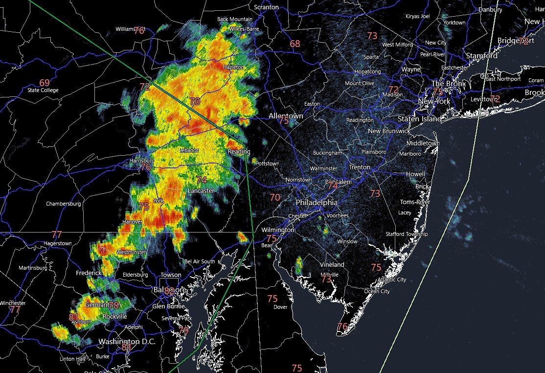 FirstWarnNJ's tweet image. Overnight/early this morning, a round of showers and thunderstorms is expected with heavy rainfall. Dew points should continue to rise into the 70s. #NJWx