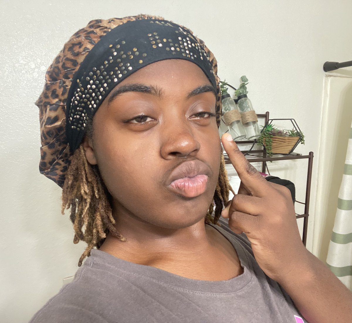 nylabillz's tweet image. high late night media 🌙

my locs kinda getting lengthyyyyyyyy